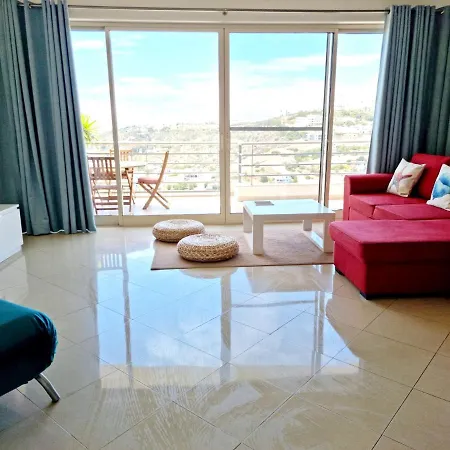 Sea View Penthouse In 아파트 *