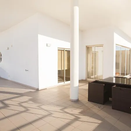 Διαμέρισμα Sea View Penthouse In Αλμπουφέιρα