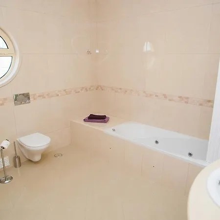 Sea View Penthouse In Διαμέρισμα Αλμπουφέιρα